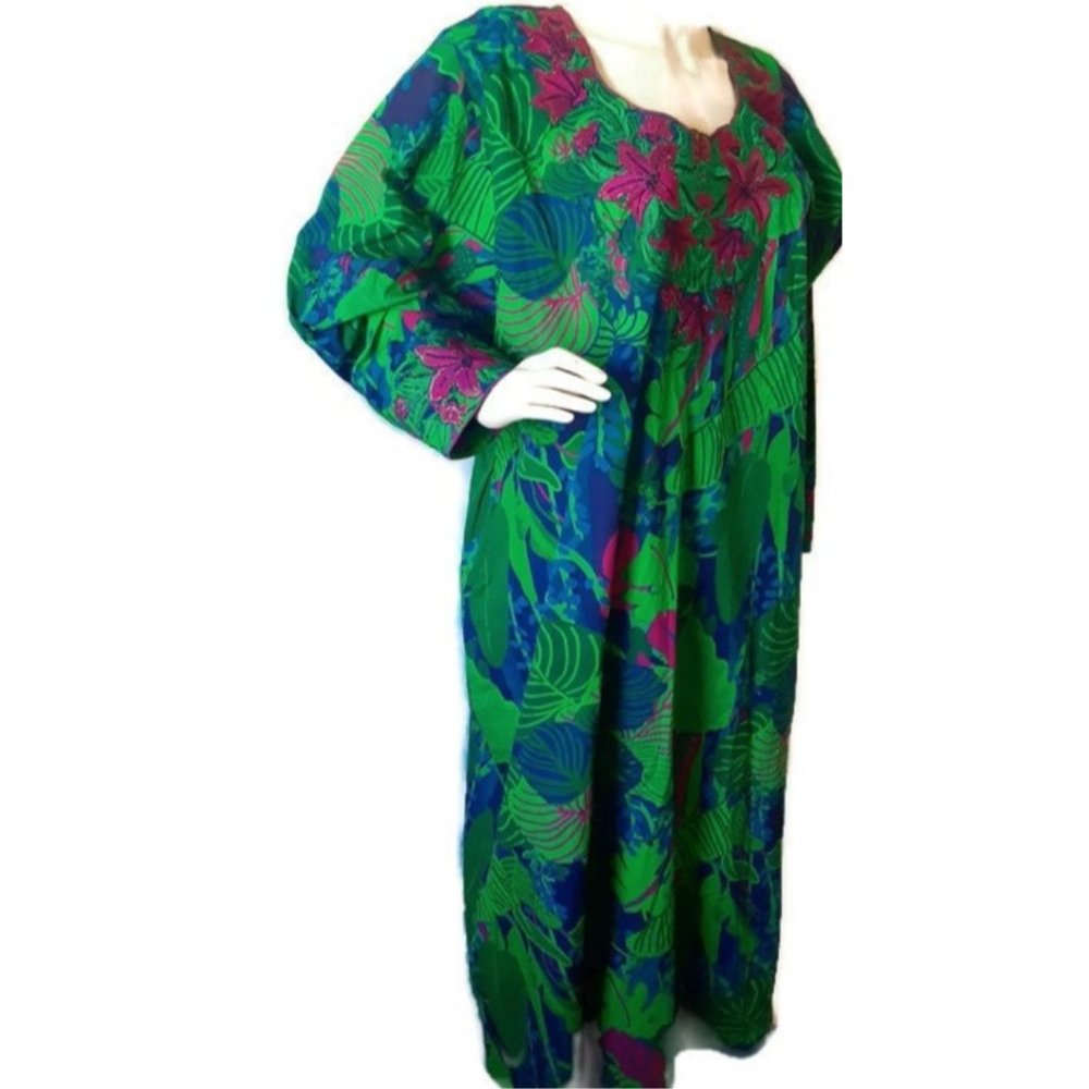 Vibrant Green and Pink Floral Kaftan - Picture 2 of 4